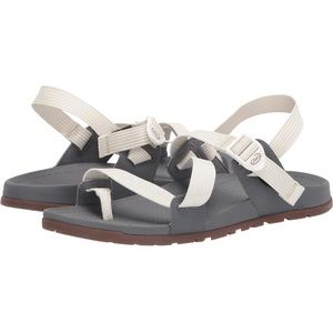NWT Women's Lowdown 2 Chacos, Size 7